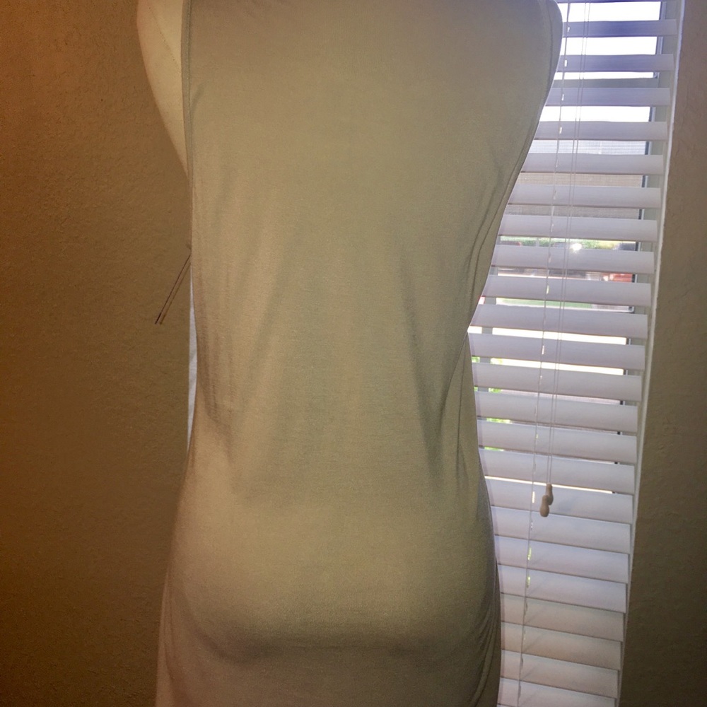 Top - Picture 2 of 3